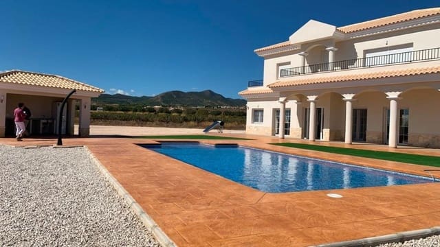 4 Zimmer Villa zu verkaufen in Pinoso mit Pool - 505.000 € (Ref: 7971087)