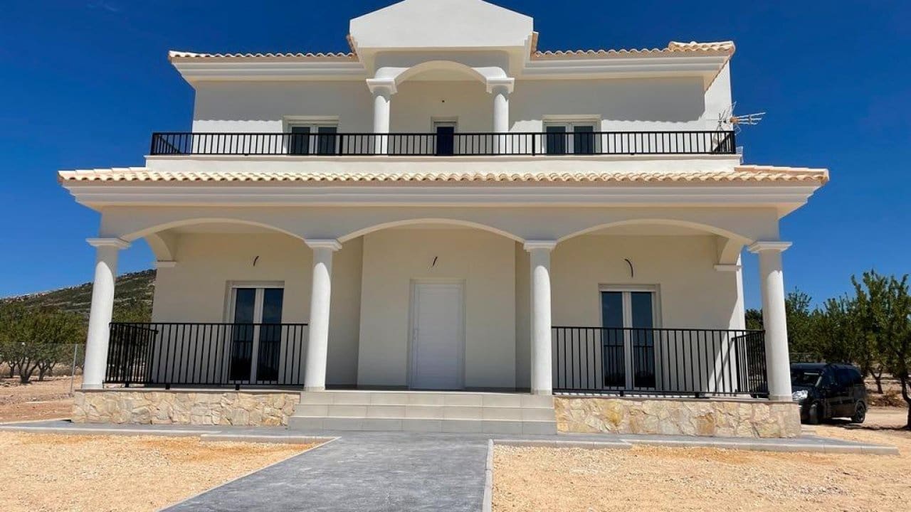 4 Zimmer Villa zu verkaufen in Pinoso mit Pool - 397.000 € (Ref: 7971089)
