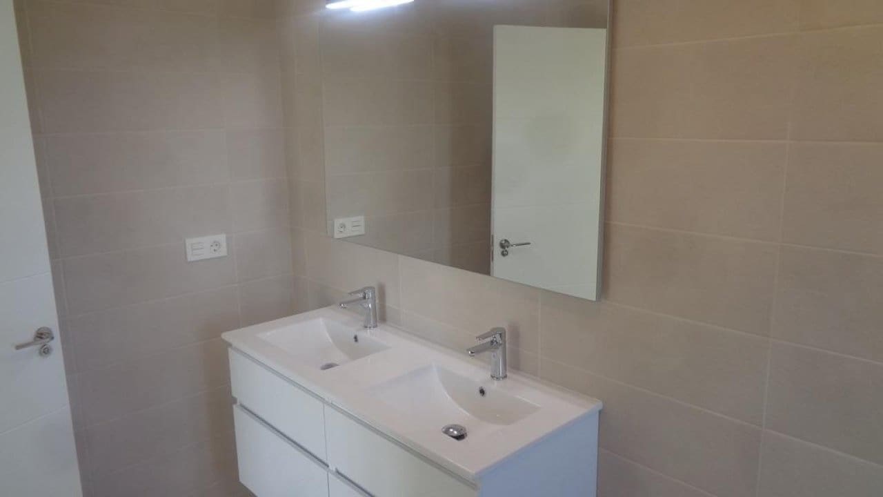 4 Zimmer Villa zu verkaufen in Pinoso mit Pool - 397.000 € (Ref: 7971089)