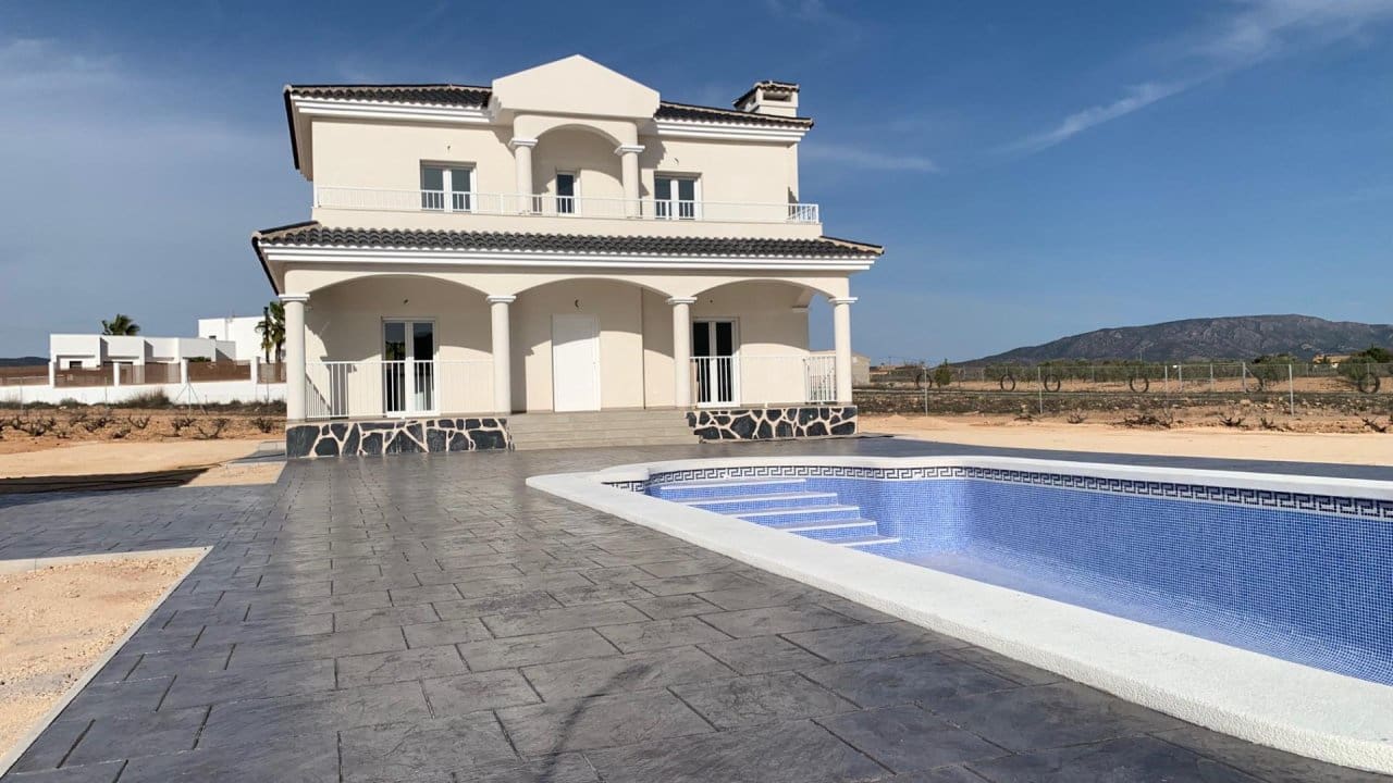 4 Zimmer Villa zu verkaufen in Pinoso mit Pool - 397.000 € (Ref: 7971089)