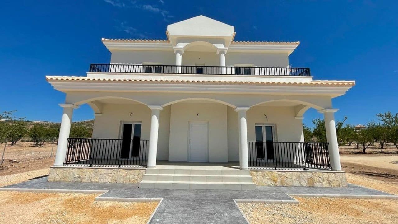 4 Zimmer Villa zu verkaufen in Pinoso mit Pool - 397.000 € (Ref: 7971089)