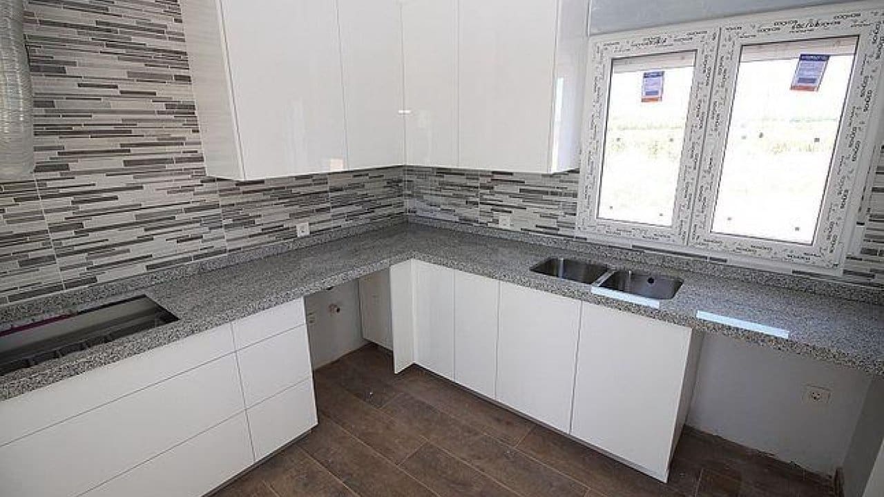 4 bedroom Villa for sale in Pinoso with pool - € 375,000 (Ref: 7971090)