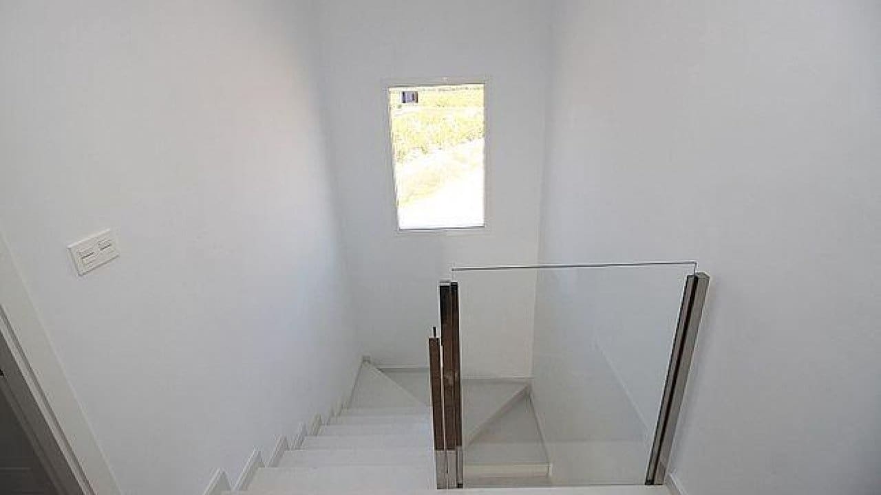 4 bedroom Villa for sale in Pinoso with pool - € 375,000 (Ref: 7971090)