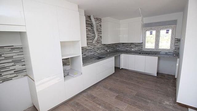 4 bedroom Villa for sale in Pinoso with pool - € 375,000 (Ref: 7971090)