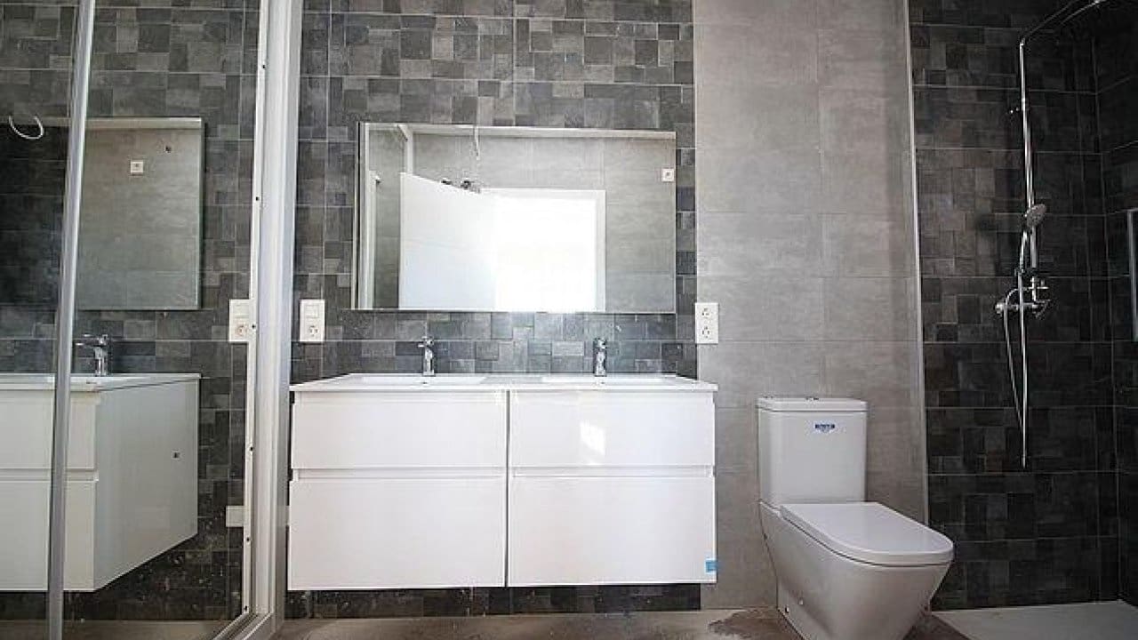 4 bedroom Villa for sale in Pinoso with pool - € 375,000 (Ref: 7971090)