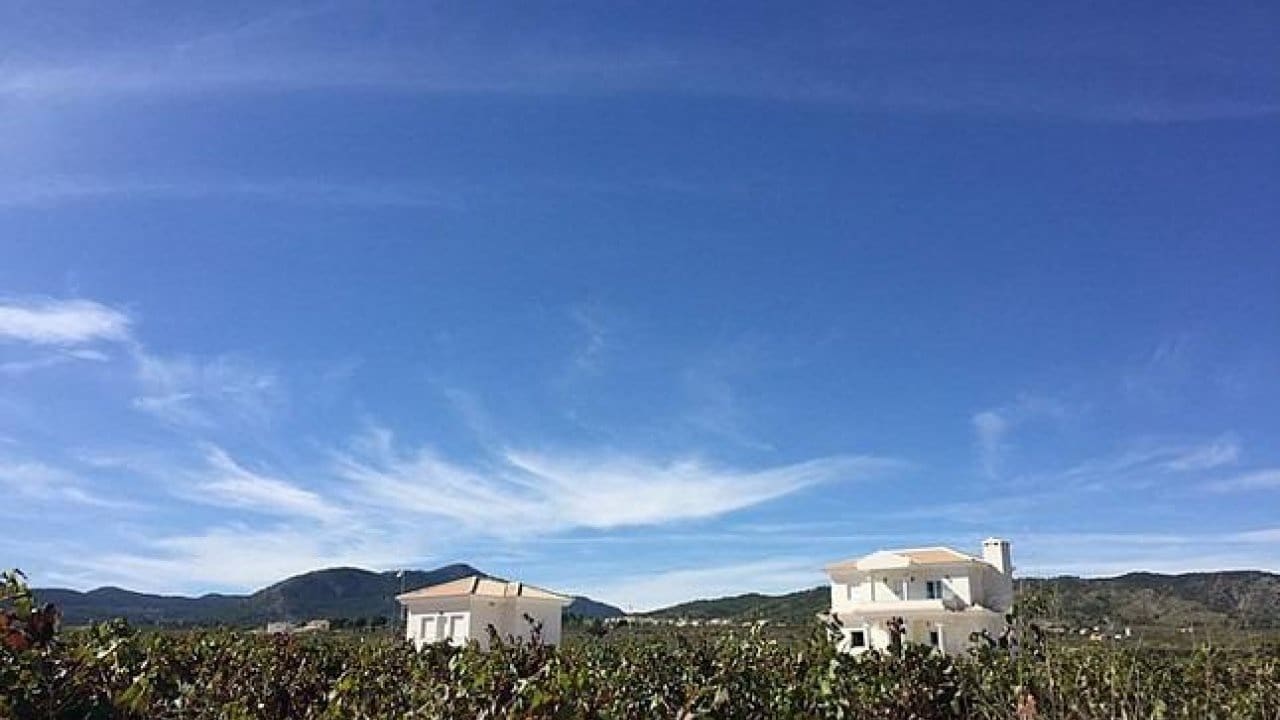 4 bedroom Villa for sale in Pinoso with pool - € 375,000 (Ref: 7971090)