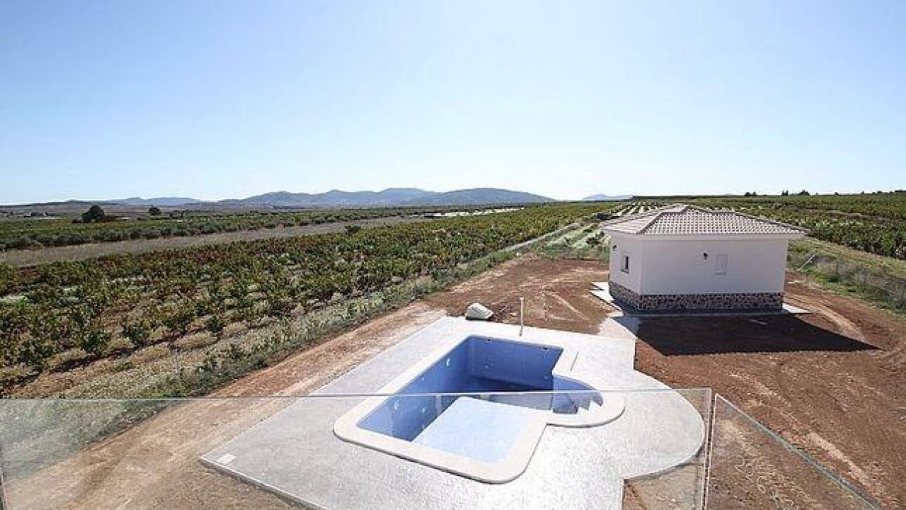 4 bedroom Villa for sale in Pinoso with pool - € 375,000 (Ref: 7971090)