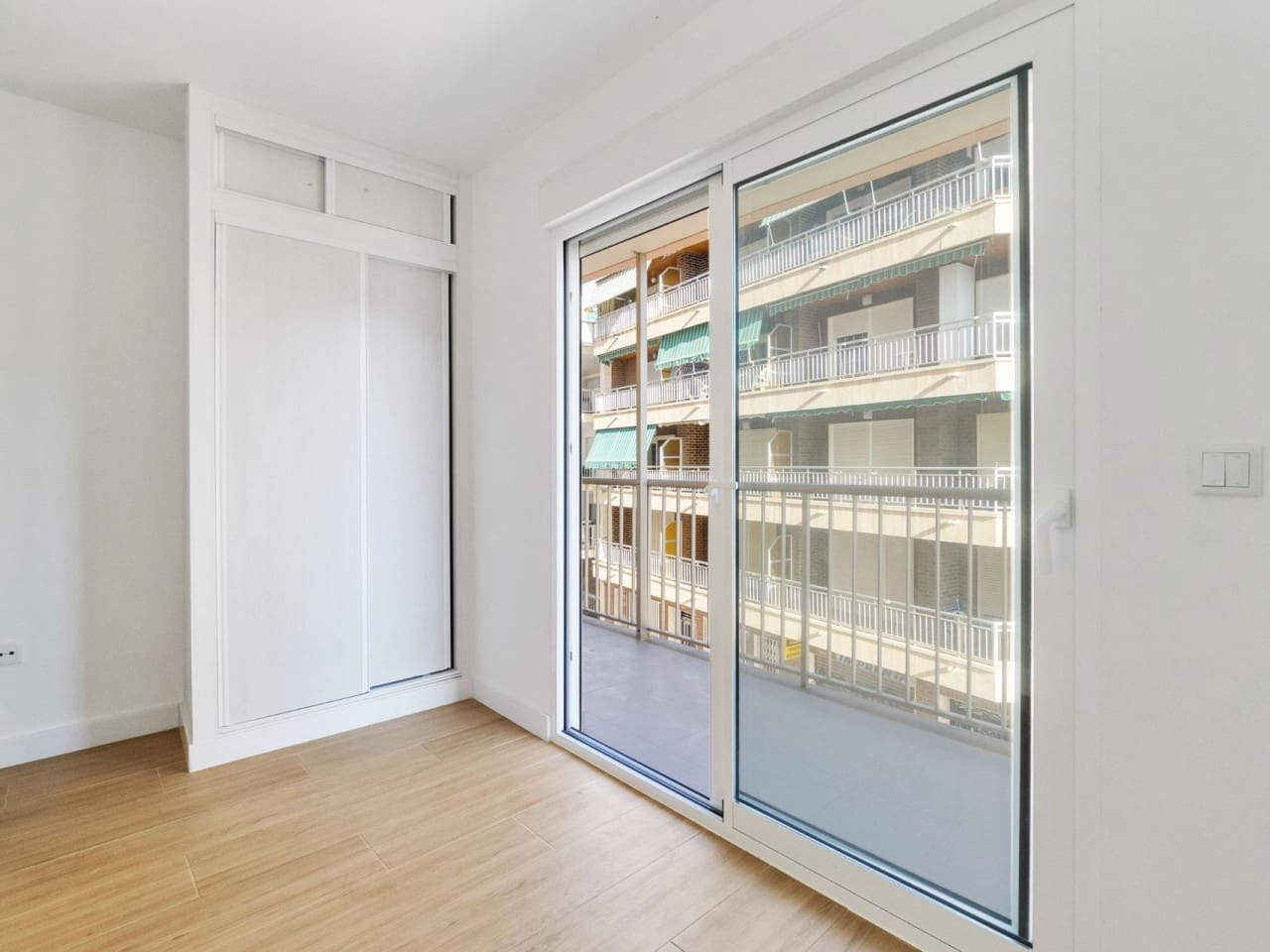 4 makuuhuone Huoneisto myytävänä paikassa Torrevieja - 379 000 € (Ref: 8515122)