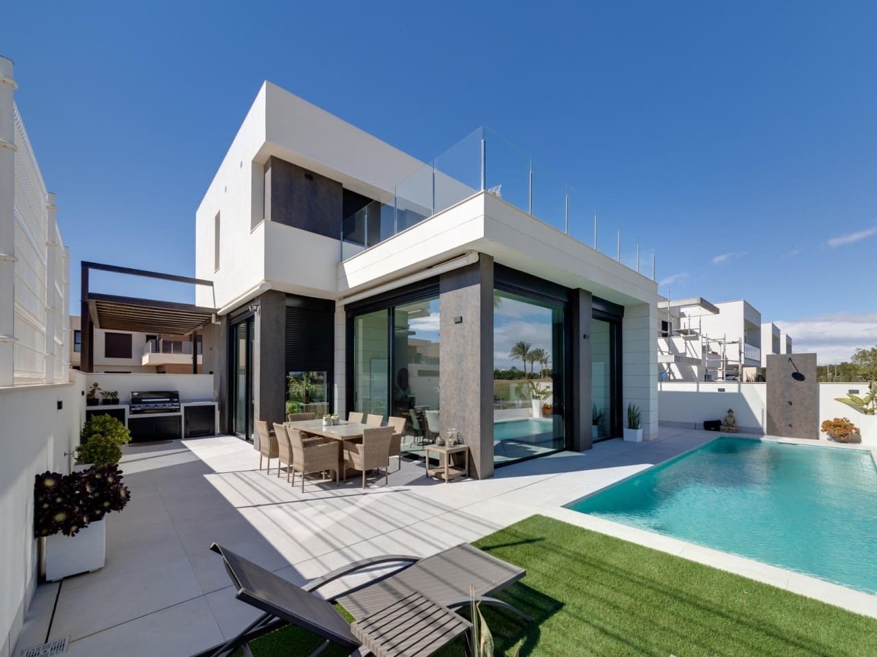 3 soverom Villa til salgs i Pilar de la Horadada med svømmebasseng garasje - € 594 000 (Ref: 8515242)