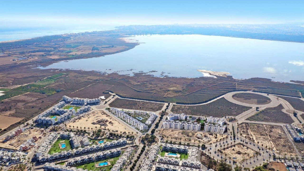 2 sovrum Lägenhet till salu i El Raso med pool - 294 000 € (Ref: 8515266)