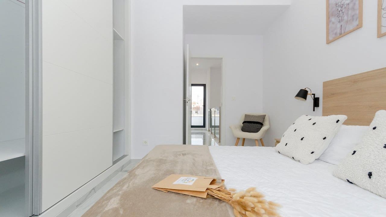 3 chambre Villa/Maison à vendre à Torrevieja avec piscine - 409 000 € (Ref: 8515304)