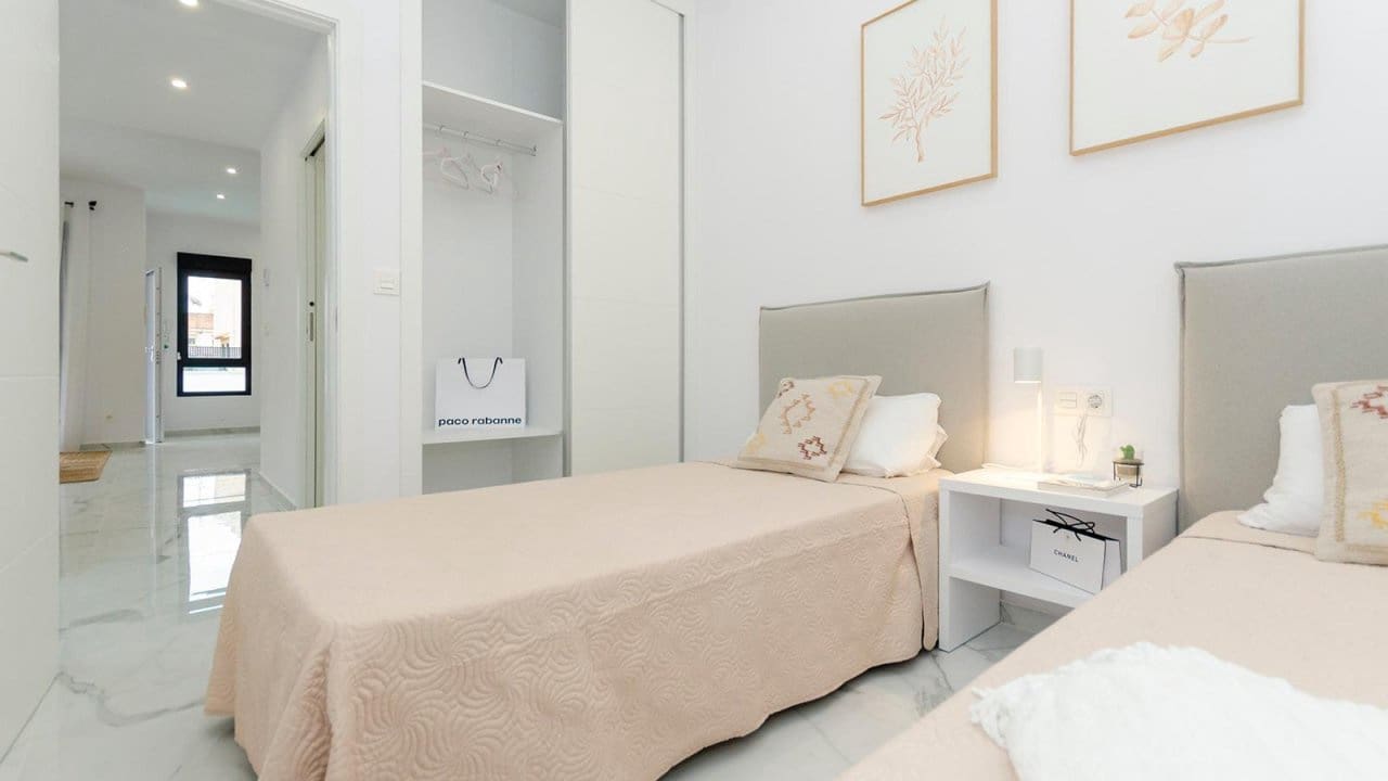 3 chambre Villa/Maison à vendre à Torrevieja avec piscine - 409 000 € (Ref: 8515304)