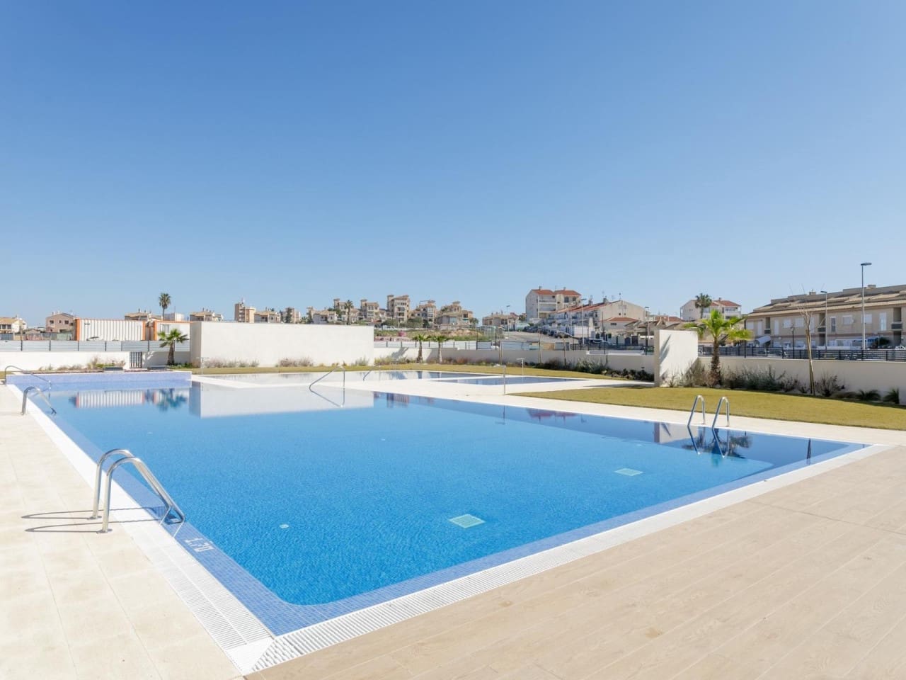 3 quarto Apartamento para venda em Torrevieja com piscina garagem - 540 000 € (Ref: 8515418)