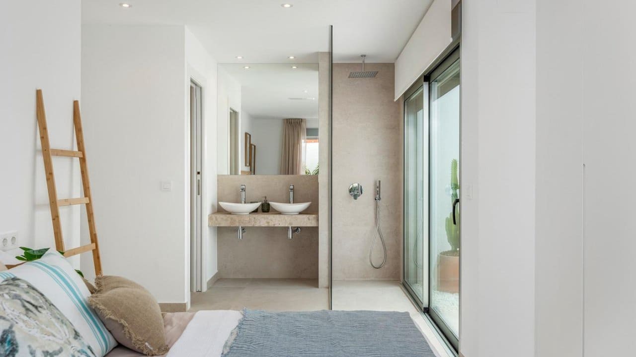 3 bedroom Villa for sale in Los Alcazares with pool - € 499,900 (Ref: 8515437)