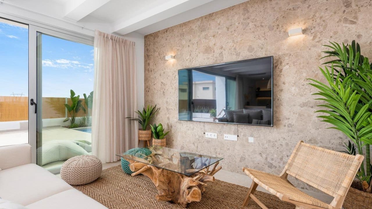 3 bedroom Villa for sale in Los Alcazares with pool - € 499,900 (Ref: 8515437)