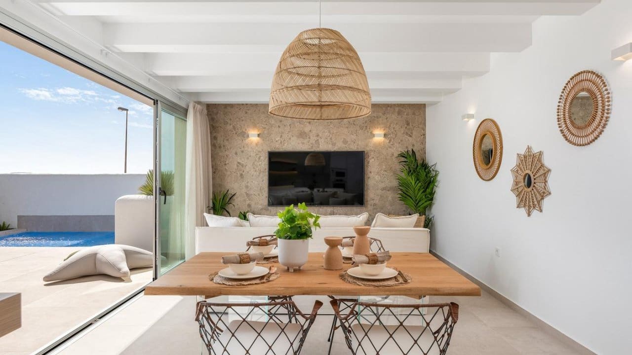 3 bedroom Villa for sale in Los Alcazares with pool - € 499,900 (Ref: 8515437)