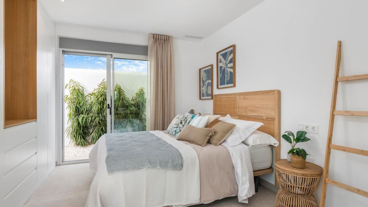 3 bedroom Villa for sale in Los Alcazares with pool - € 499,900 (Ref: 8515437)