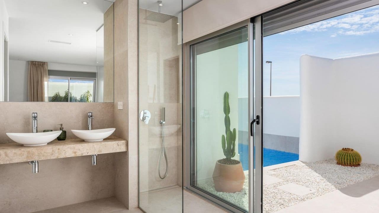 3 bedroom Villa for sale in Los Alcazares with pool - € 499,900 (Ref: 8515437)