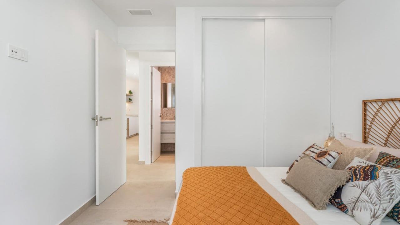 3 bedroom Villa for sale in Los Alcazares with pool - € 499,900 (Ref: 8515437)