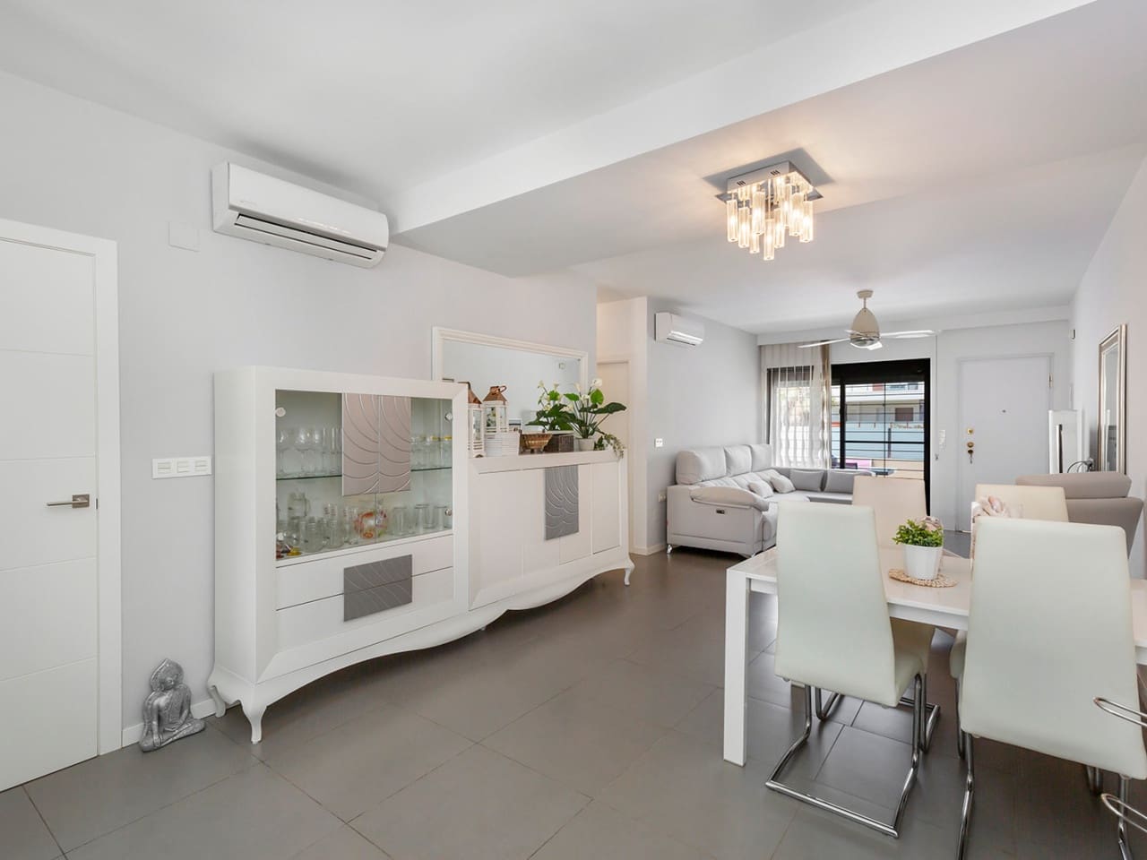 4 soverom Leilighet til salgs i Torre de la Horadada med svømmebasseng - € 597 800 (Ref: 8515577)