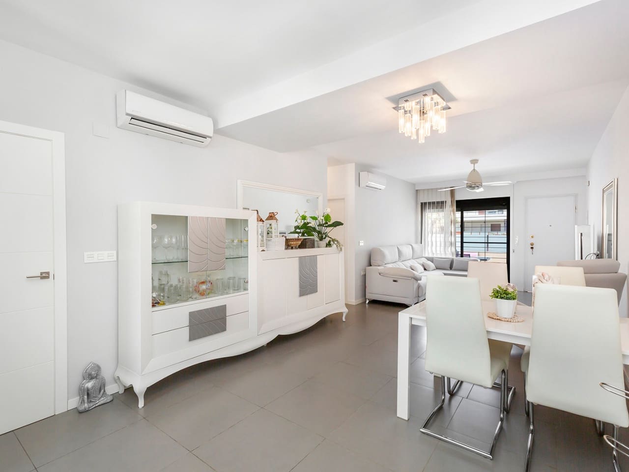 4 soverom Leilighet til salgs i Torre de la Horadada med svømmebasseng - € 597 800 (Ref: 8515577)