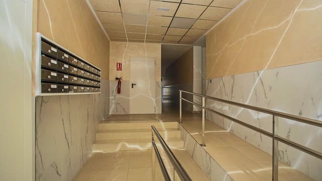 2 makuuhuone Huoneisto myytävänä paikassa Avenida Habaneras - Curva de Palangre, Torrevieja mukana uima-altaan - 165 000 € (Ref: 8518691)