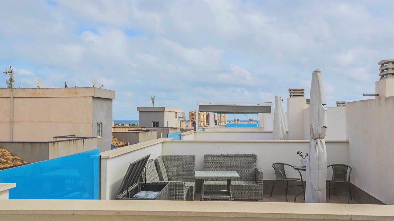 2 makuuhuone Huoneisto myytävänä paikassa Torrevieja mukana uima-altaan - 165 000 € (Ref: 8518691)