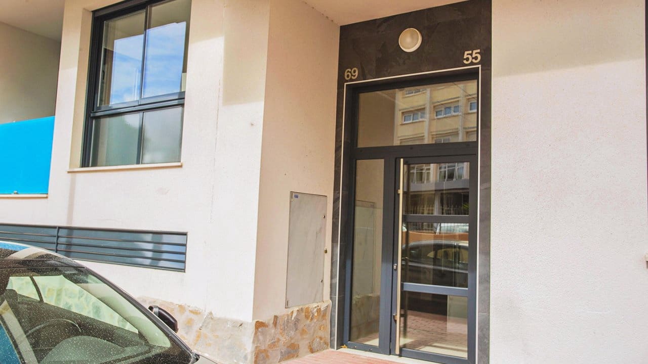 2 makuuhuone Huoneisto myytävänä paikassa Torrevieja mukana uima-altaan - 165 000 € (Ref: 8518691)