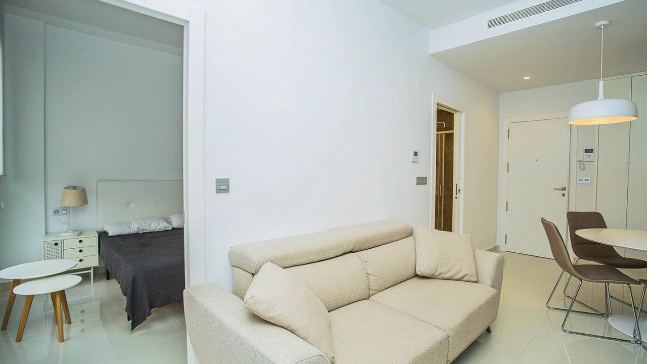 2 makuuhuone Huoneisto myytävänä paikassa Torrevieja mukana uima-altaan - 165 000 € (Ref: 8518691)