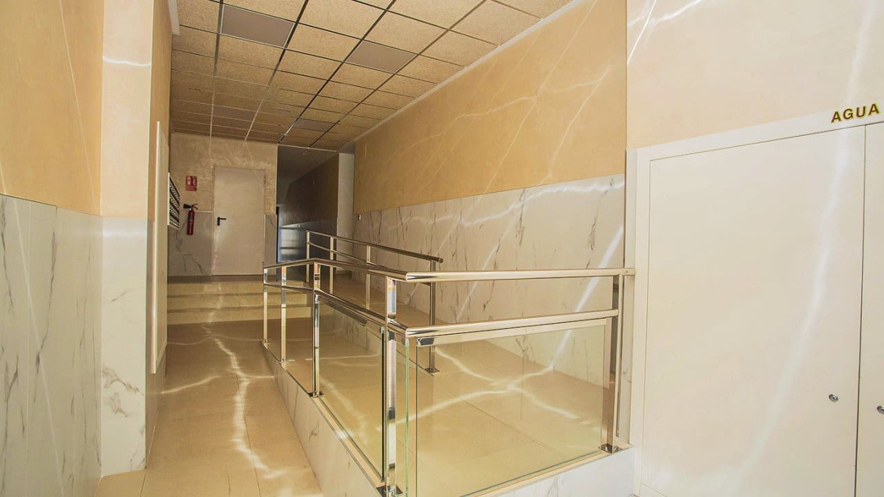 2 makuuhuone Huoneisto myytävänä paikassa Torrevieja mukana uima-altaan - 165 000 € (Ref: 8518691)