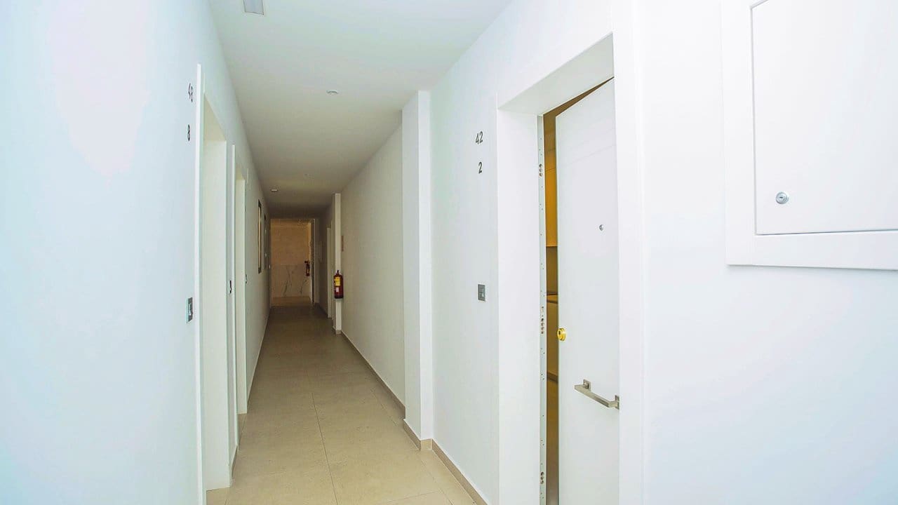 2 makuuhuone Huoneisto myytävänä paikassa Torrevieja mukana uima-altaan - 165 000 € (Ref: 8518691)