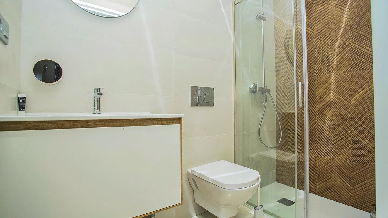 2 makuuhuone Huoneisto myytävänä paikassa Torrevieja mukana uima-altaan - 165 000 € (Ref: 8518691)