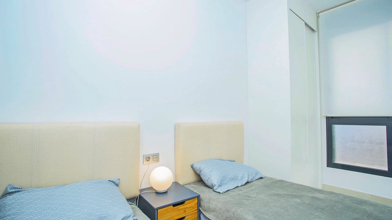 2 makuuhuone Huoneisto myytävänä paikassa Torrevieja mukana uima-altaan - 165 000 € (Ref: 8518691)