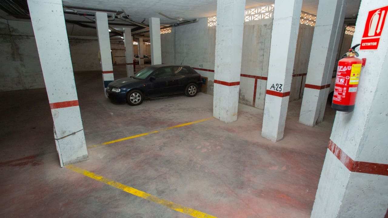 Garage til salg i Torrevieja - € 10.000 (Ref: 8535935)