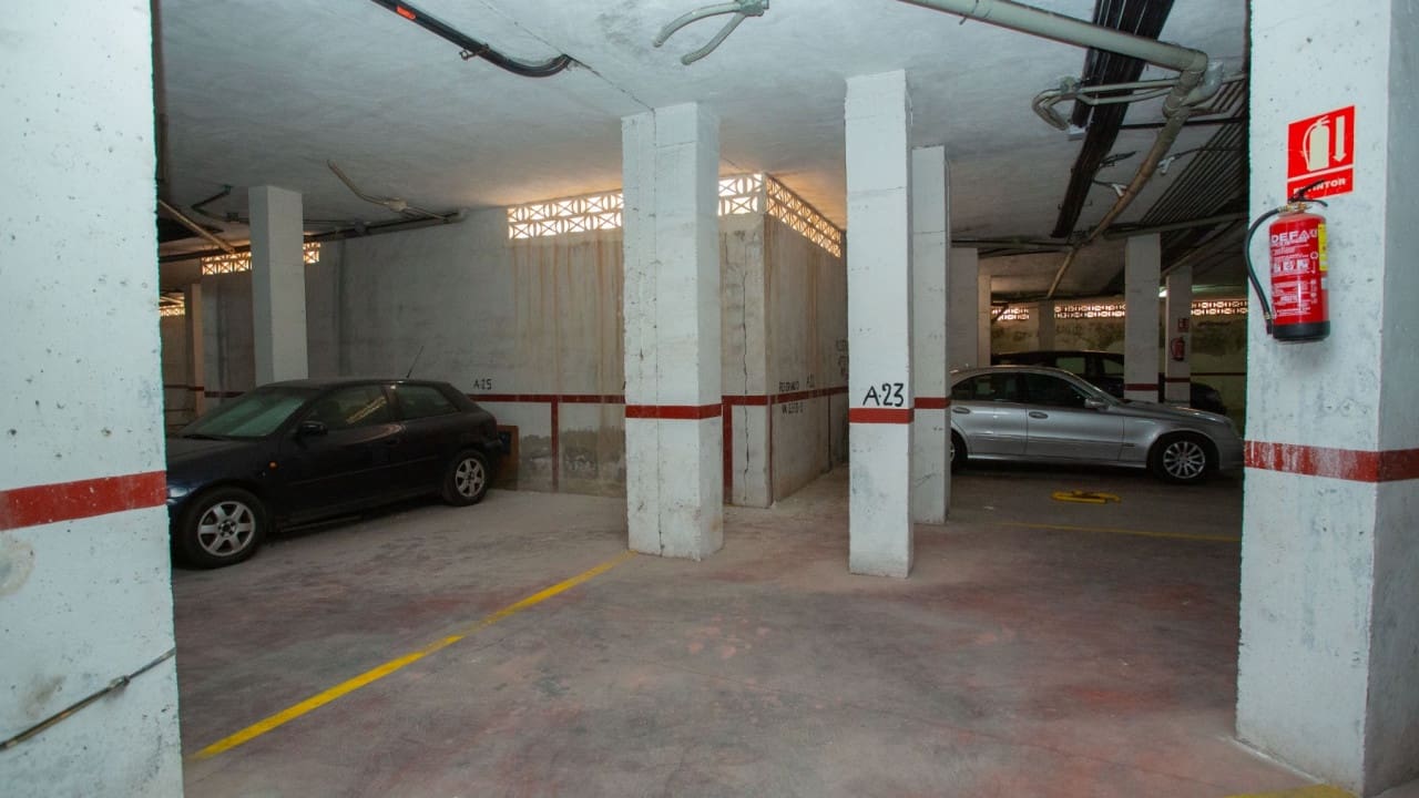 Garage til salg i Torrevieja - € 10.000 (Ref: 8535935)