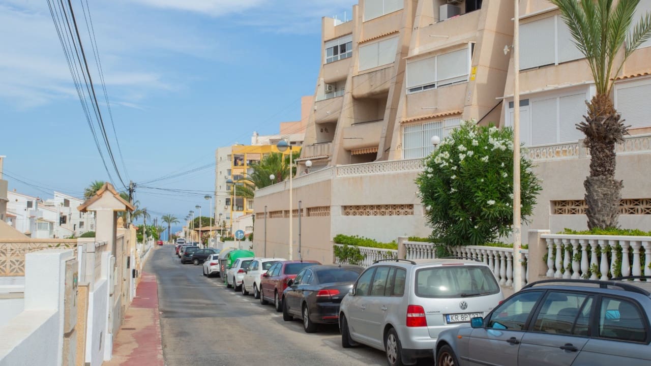 Garage til salg i Torrevieja - € 10.000 (Ref: 8535935)