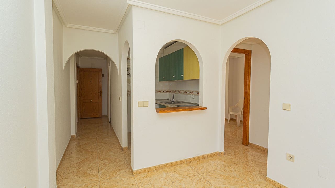 2 soveværelse Lejlighed til salg i Torrevieja med swimmingpool - € 136.500 (Ref: 8549853)