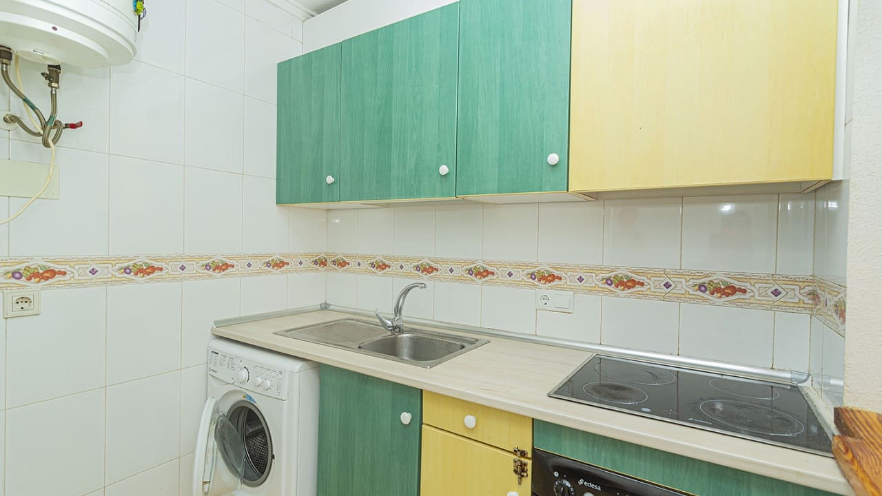 2 soveværelse Lejlighed til salg i Torrevieja med swimmingpool - € 136.500 (Ref: 8549853)