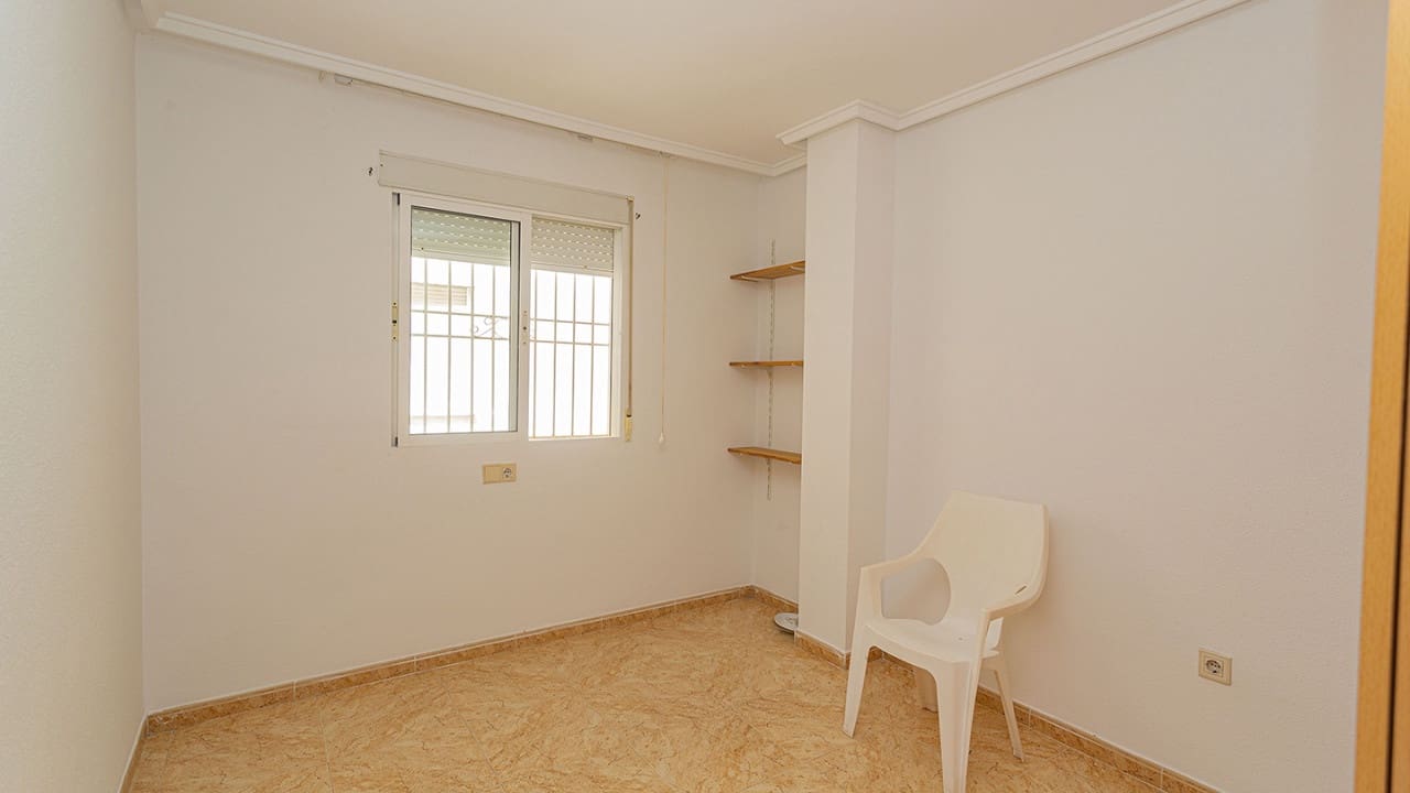 2 soveværelse Lejlighed til salg i Torrevieja med swimmingpool - € 136.500 (Ref: 8549853)