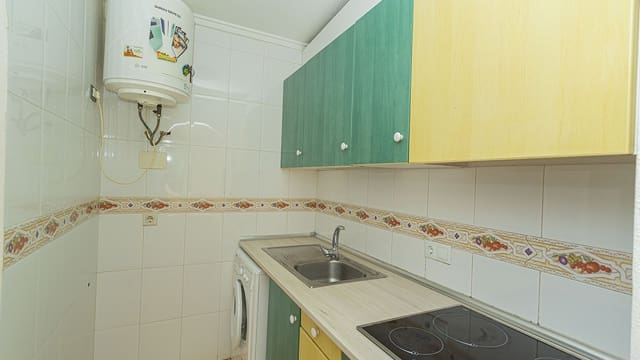 2 soveværelse Lejlighed til salg i El Molino, Torrevieja med swimmingpool - € 136.500 (Ref: 8549853)