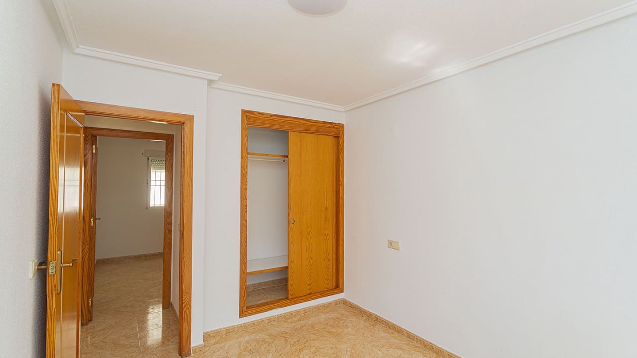 2 soveværelse Lejlighed til salg i Torrevieja med swimmingpool - € 136.500 (Ref: 8549853)