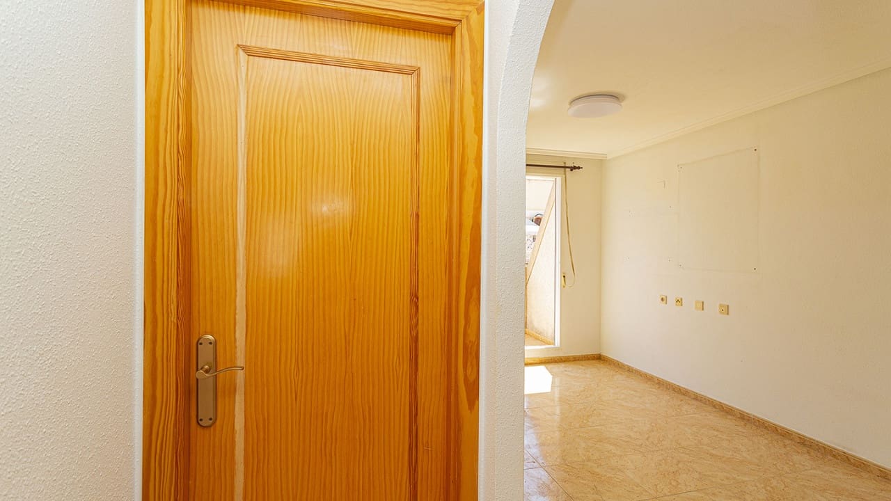 2 soveværelse Lejlighed til salg i Torrevieja med swimmingpool - € 136.500 (Ref: 8549853)