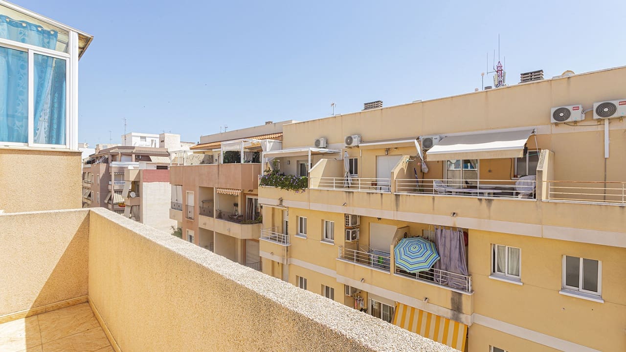 2 soveværelse Lejlighed til salg i Torrevieja med swimmingpool - € 136.500 (Ref: 8549853)