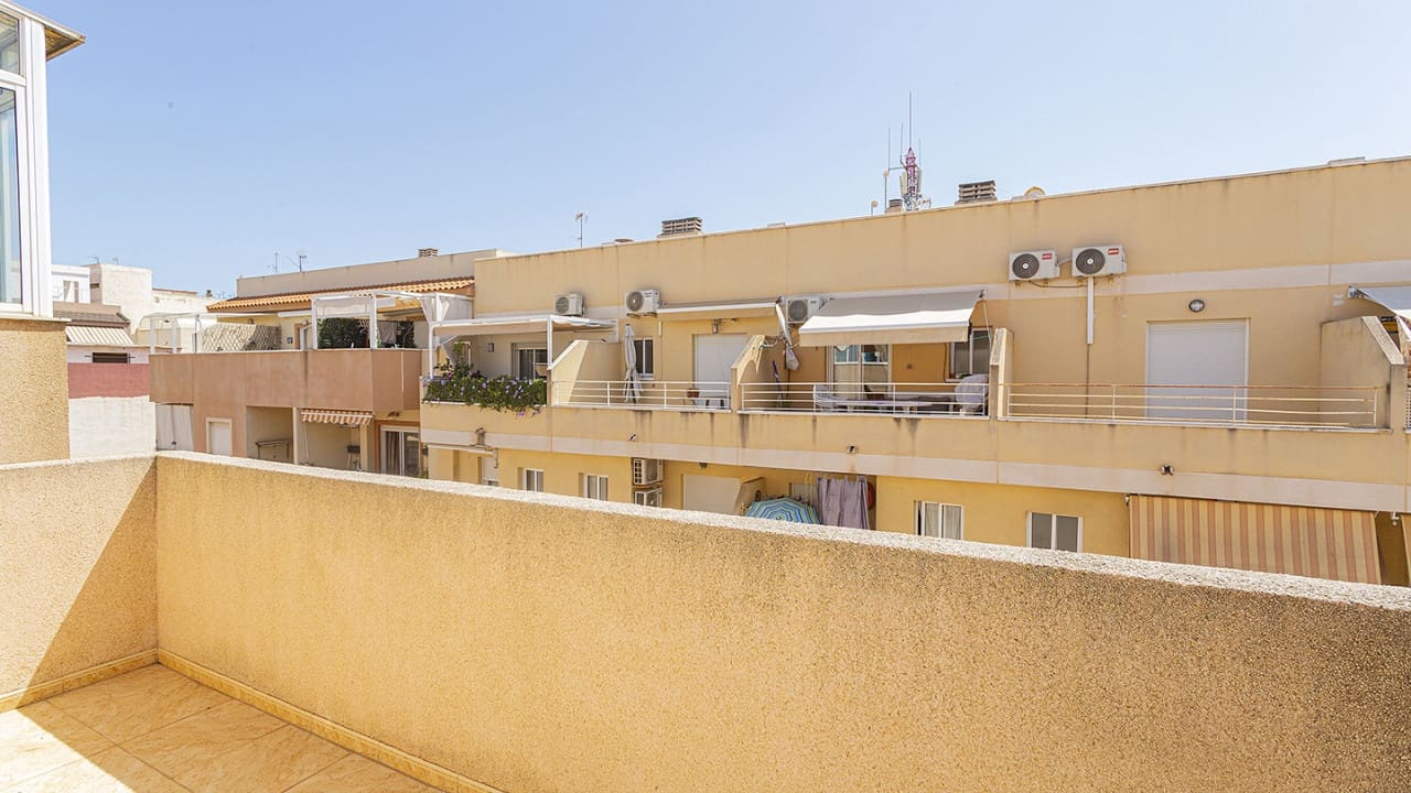 2 soveværelse Lejlighed til salg i Torrevieja med swimmingpool - € 136.500 (Ref: 8549853)