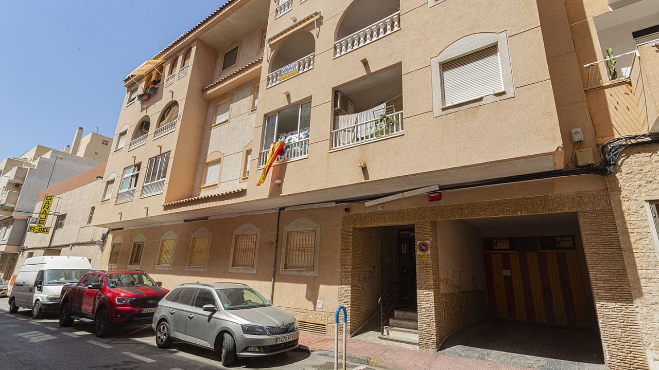 2 soveværelse Lejlighed til salg i Torrevieja med swimmingpool - € 136.500 (Ref: 8549853)