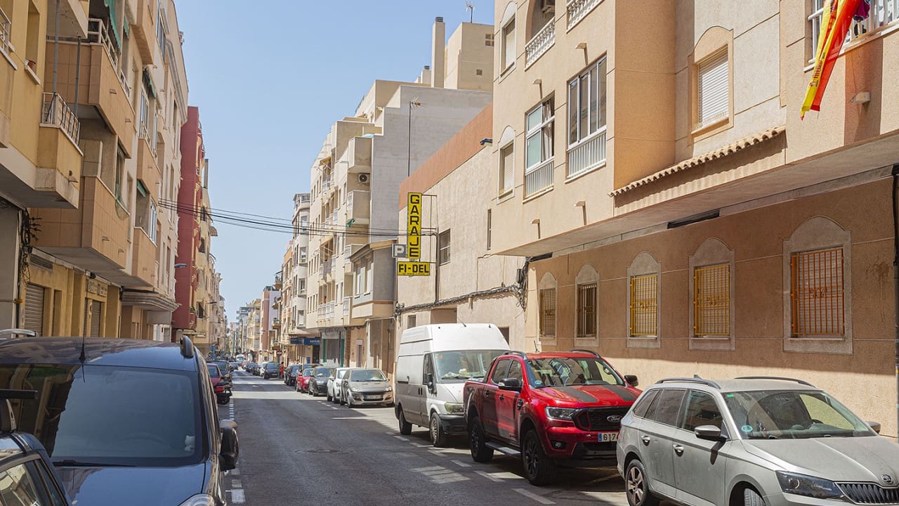 2 soveværelse Lejlighed til salg i Torrevieja med swimmingpool - € 136.500 (Ref: 8549853)