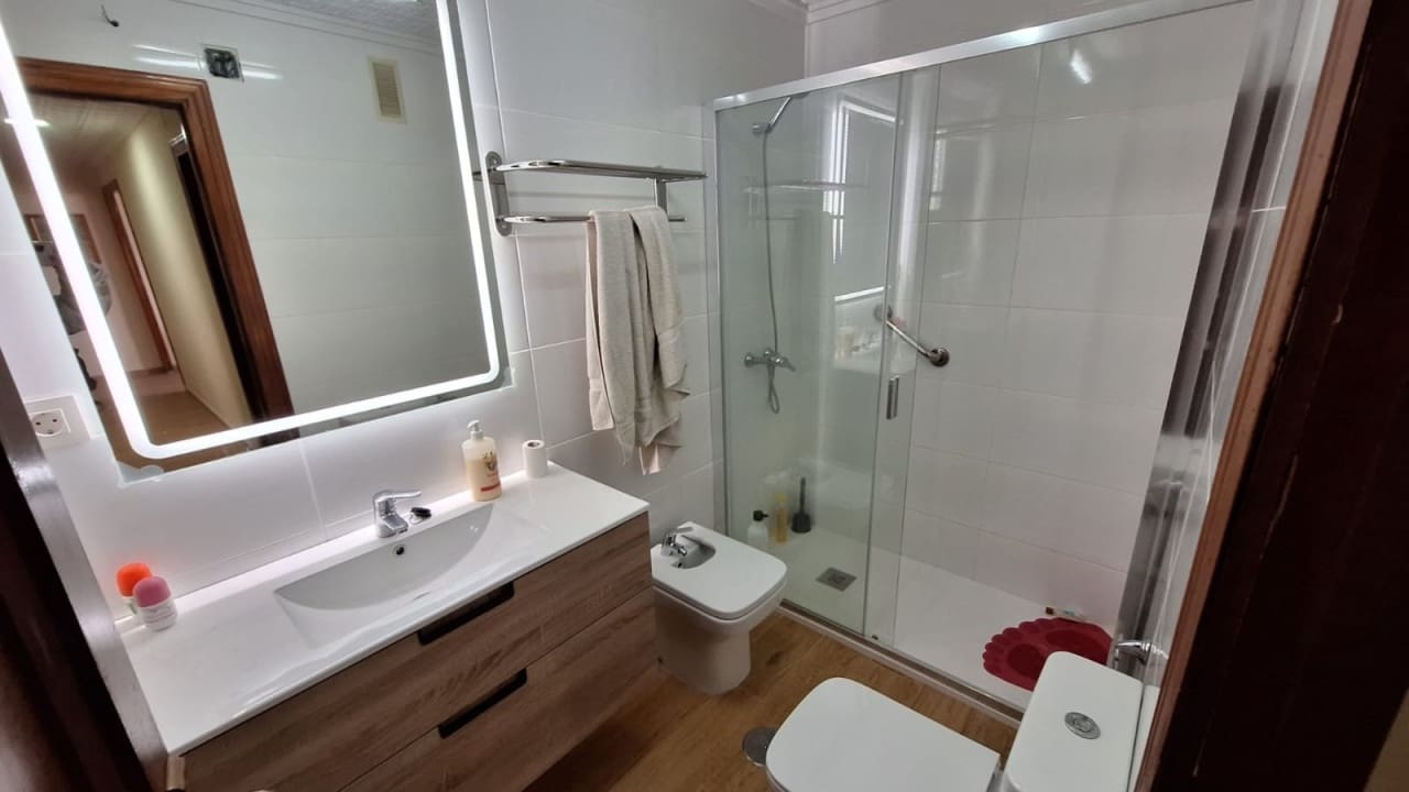3 quarto Apartamento para venda em Torrevieja com piscina garagem - 250 000 € (Ref: 8555209)