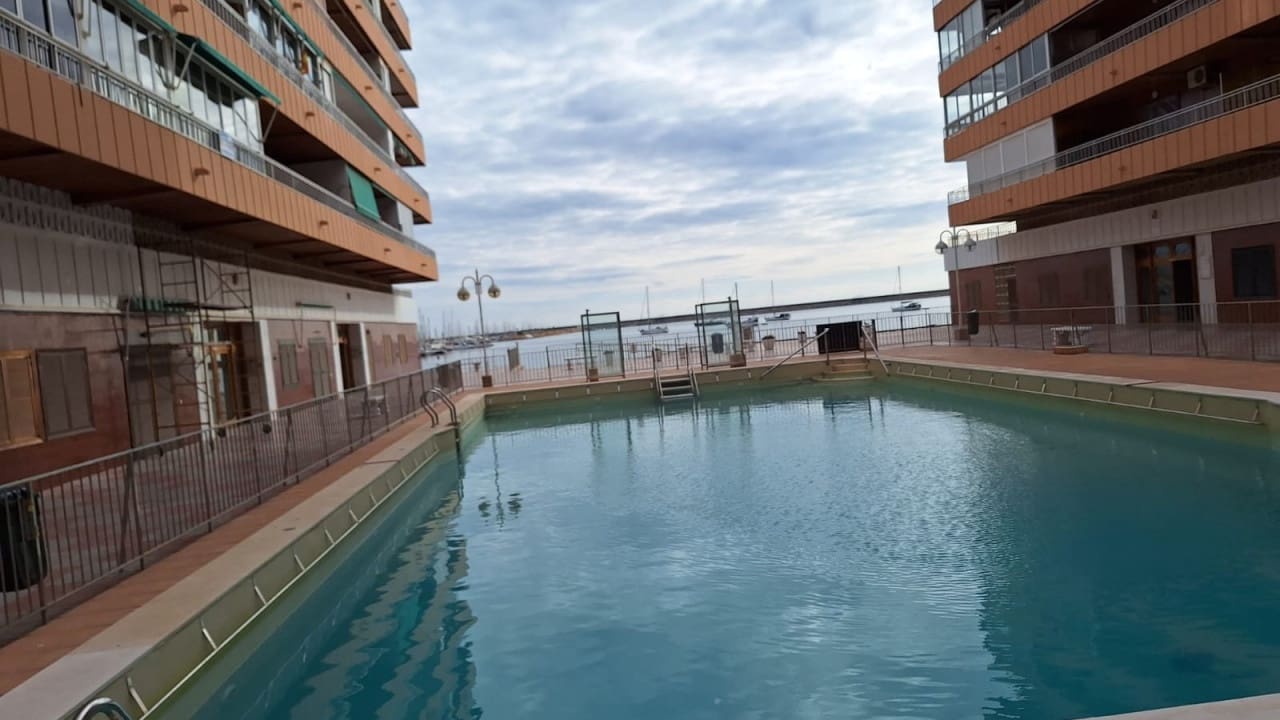 3 quarto Apartamento para venda em Torrevieja com piscina garagem - 250 000 € (Ref: 8555209)