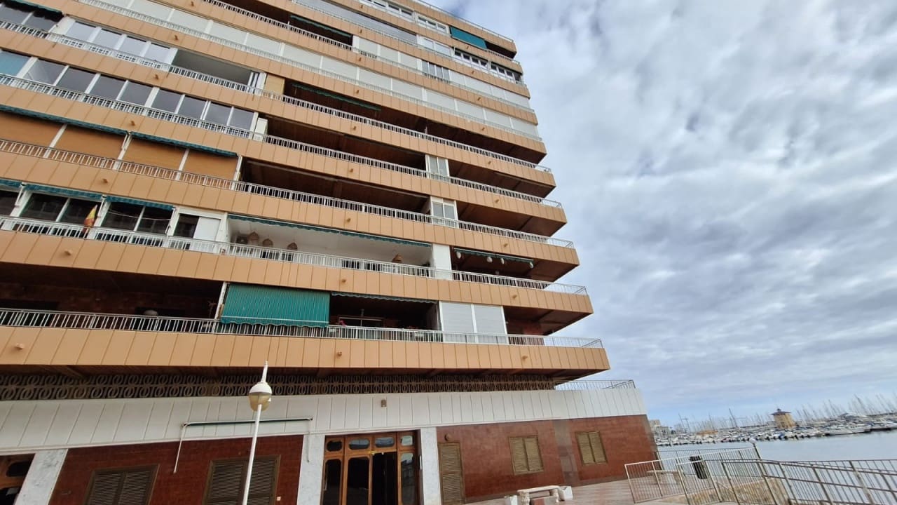 3 quarto Apartamento para venda em Torrevieja com piscina garagem - 250 000 € (Ref: 8555209)