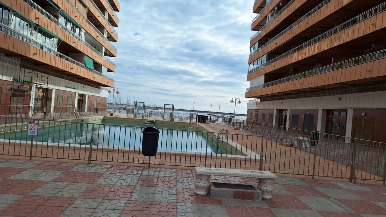 3 quarto Apartamento para venda em Torrevieja com piscina garagem - 250 000 € (Ref: 8555209)